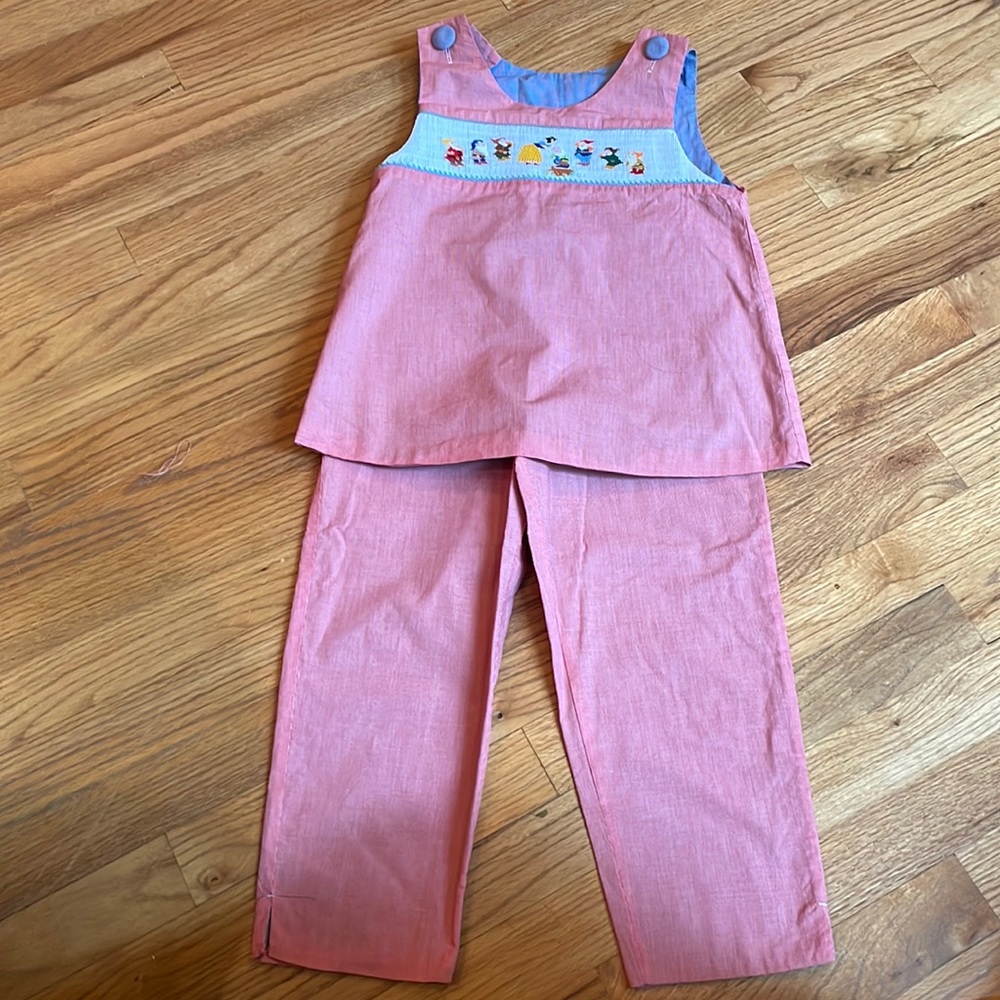 NWOT- Snow White and the 7 dwarfs smocked set-red & white gingham-size 6-LOVE!